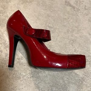 Gianni Bini Red Platform Heels